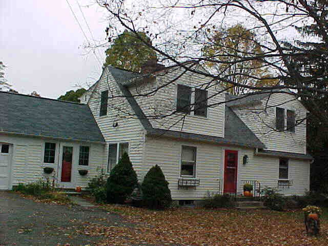 Building photograph for 39 COBBLE ROAD
